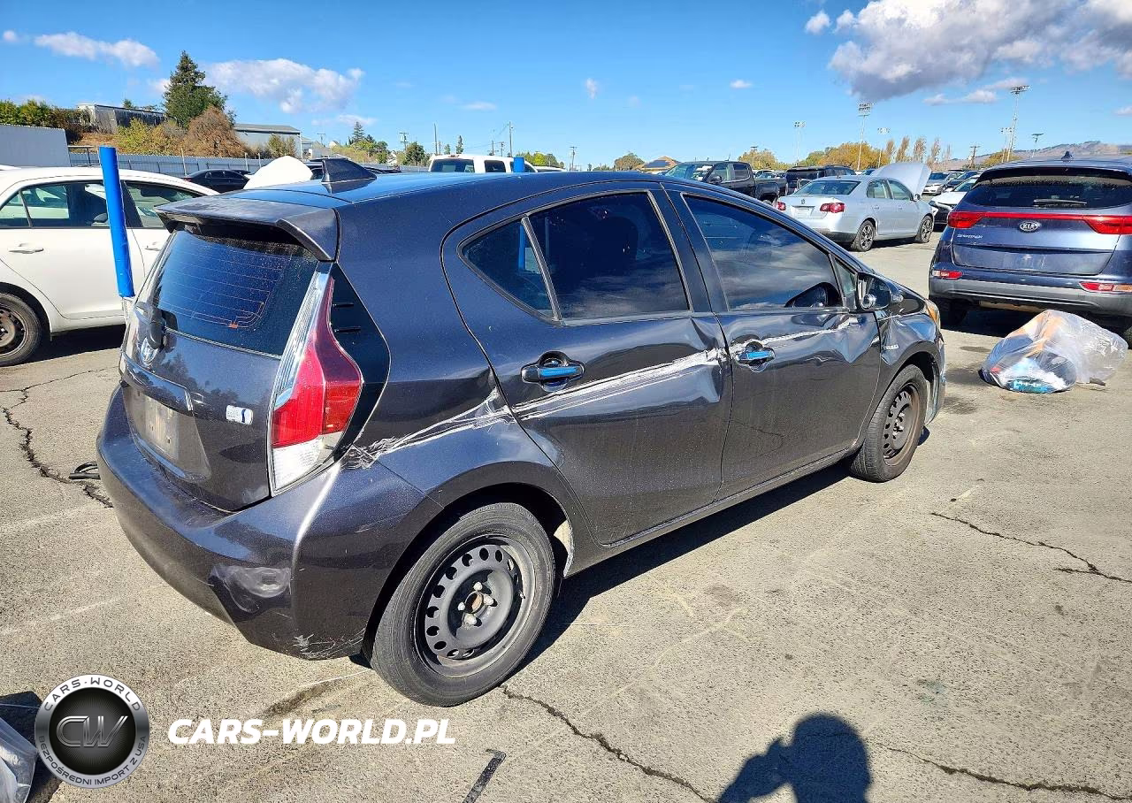 2016 Toyota Prius C One VIN:JTDKDTB30G1115739 - 3