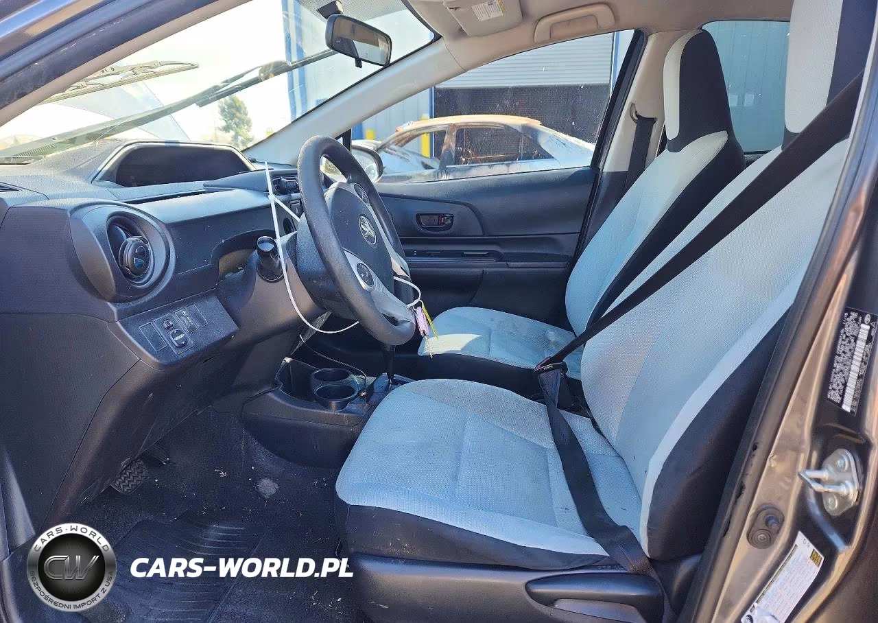 2016 Toyota Prius C One VIN:JTDKDTB30G1115739 - 7