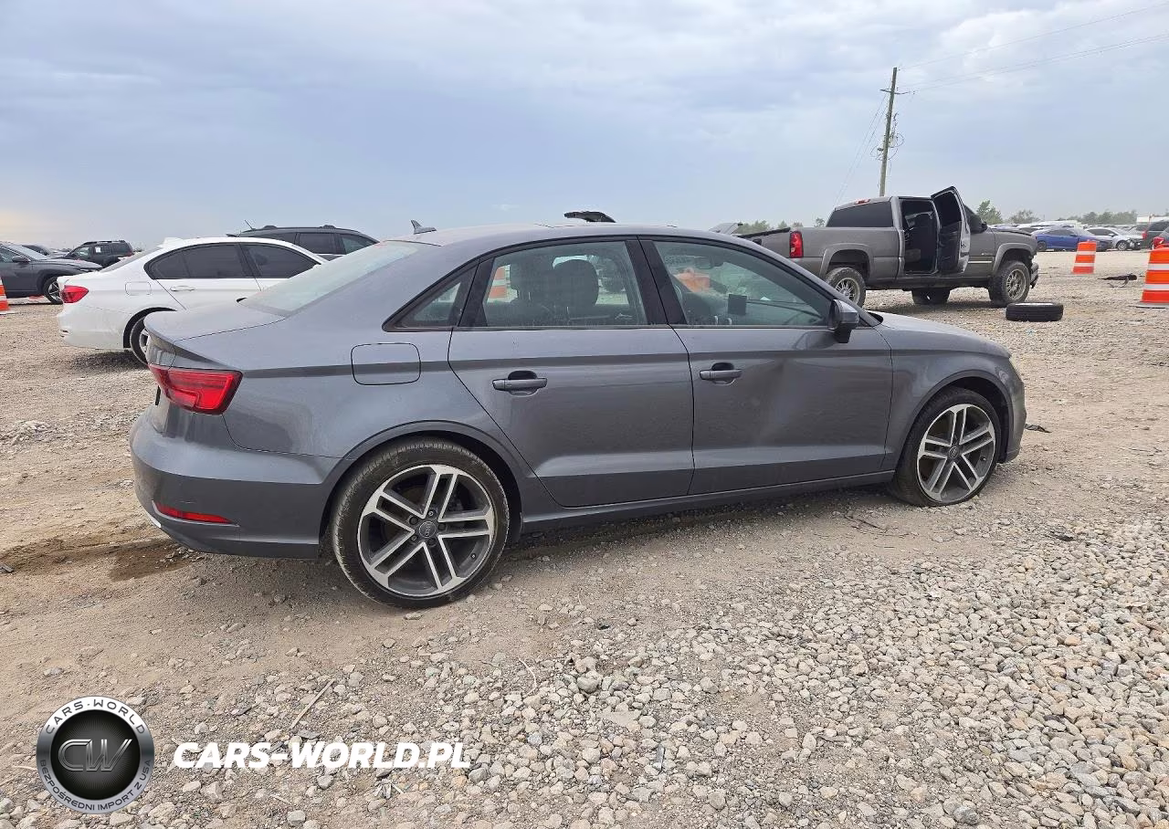 2018 Audi A3 Premium VIN:WAUAUGFF9J1040468 - 3