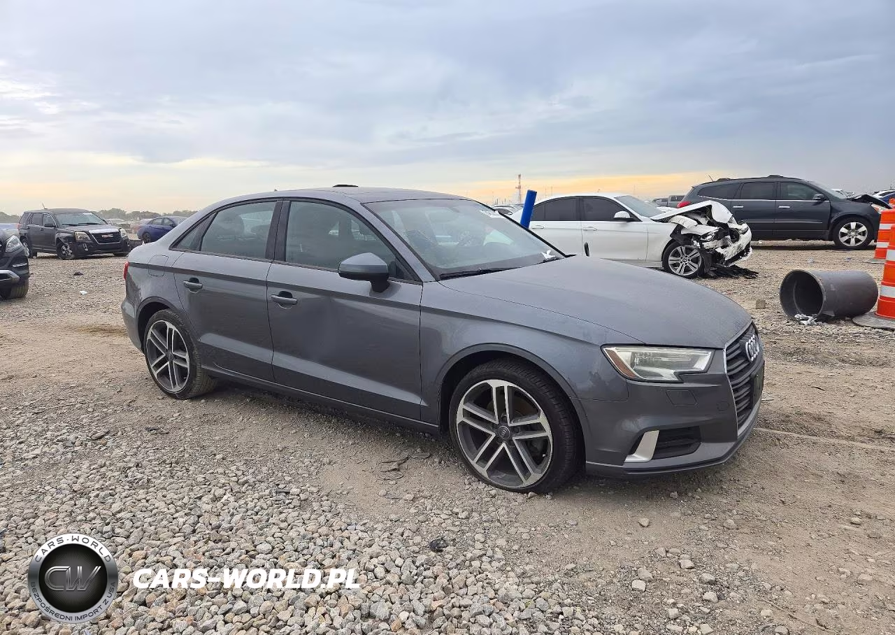 2018 Audi A3 Premium VIN:WAUAUGFF9J1040468 - 4