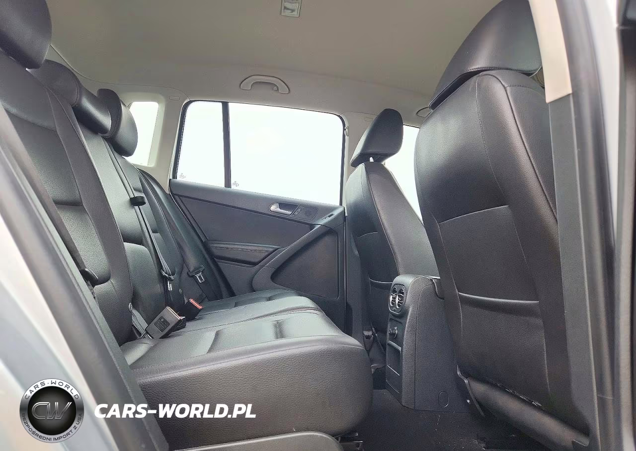 2016 Volkswagen Tiguan S VIN:WVGBV7AX7GW005097 - 11