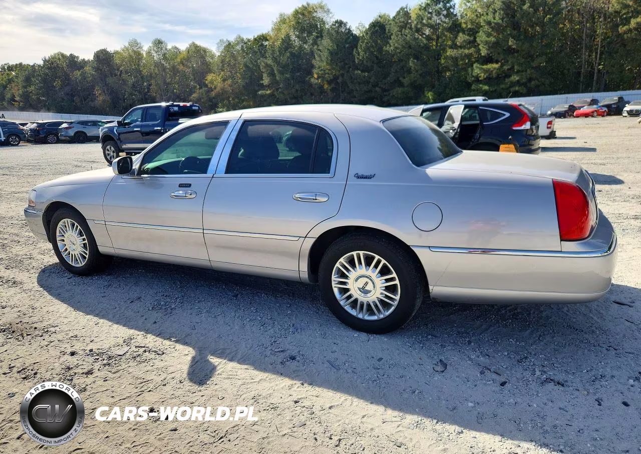 2011 Lincoln Town Car Signature Limited VIN:2LNBL8CVXBX760829 - 2