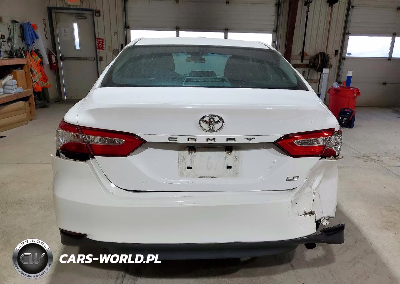 2018 Toyota Camry Le VIN:4T1B11HK7JU118585 - 6