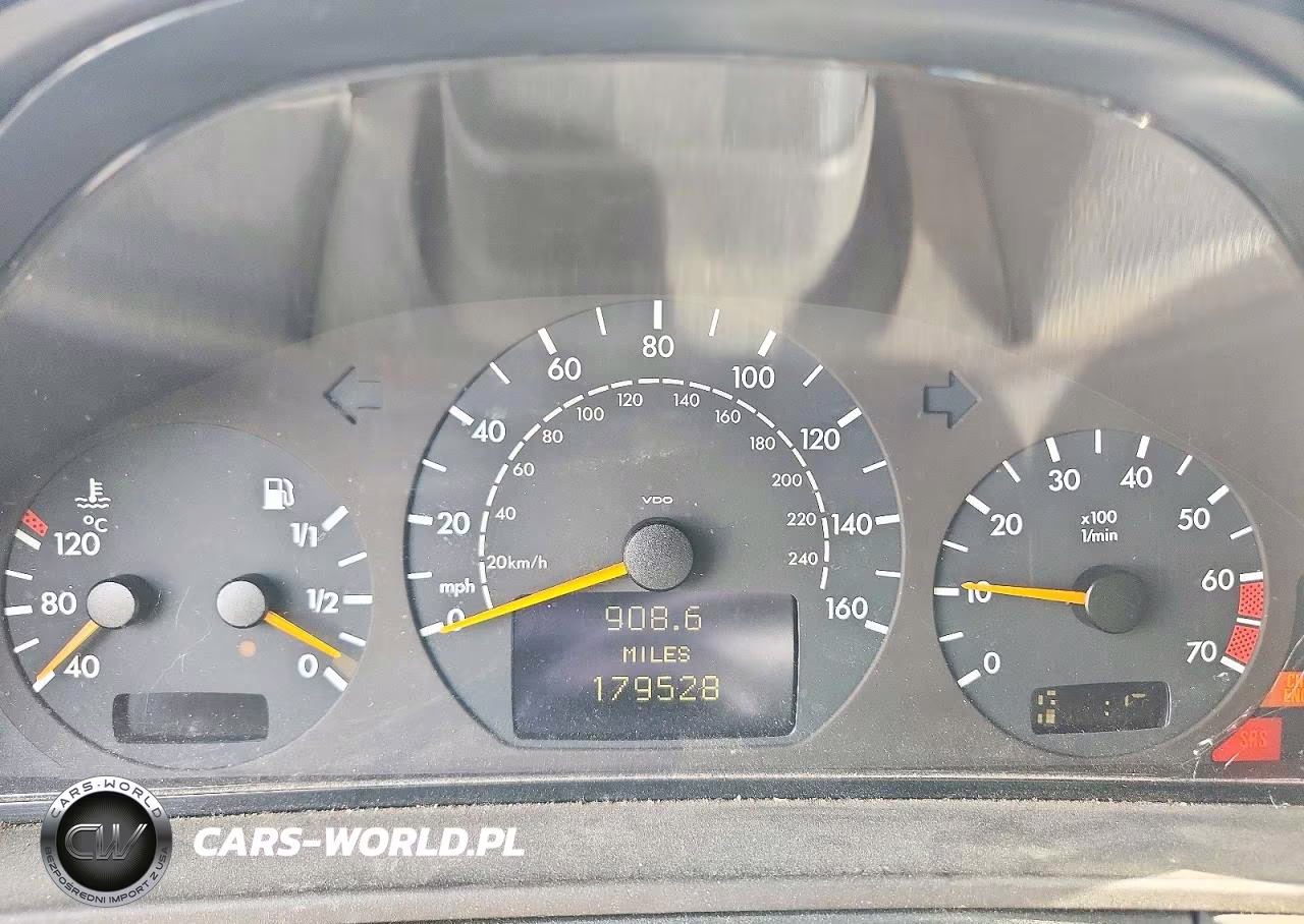 2001 Mercedes-Benz E 320 4Matic VIN:WDBJF82J61X053459 - 9
