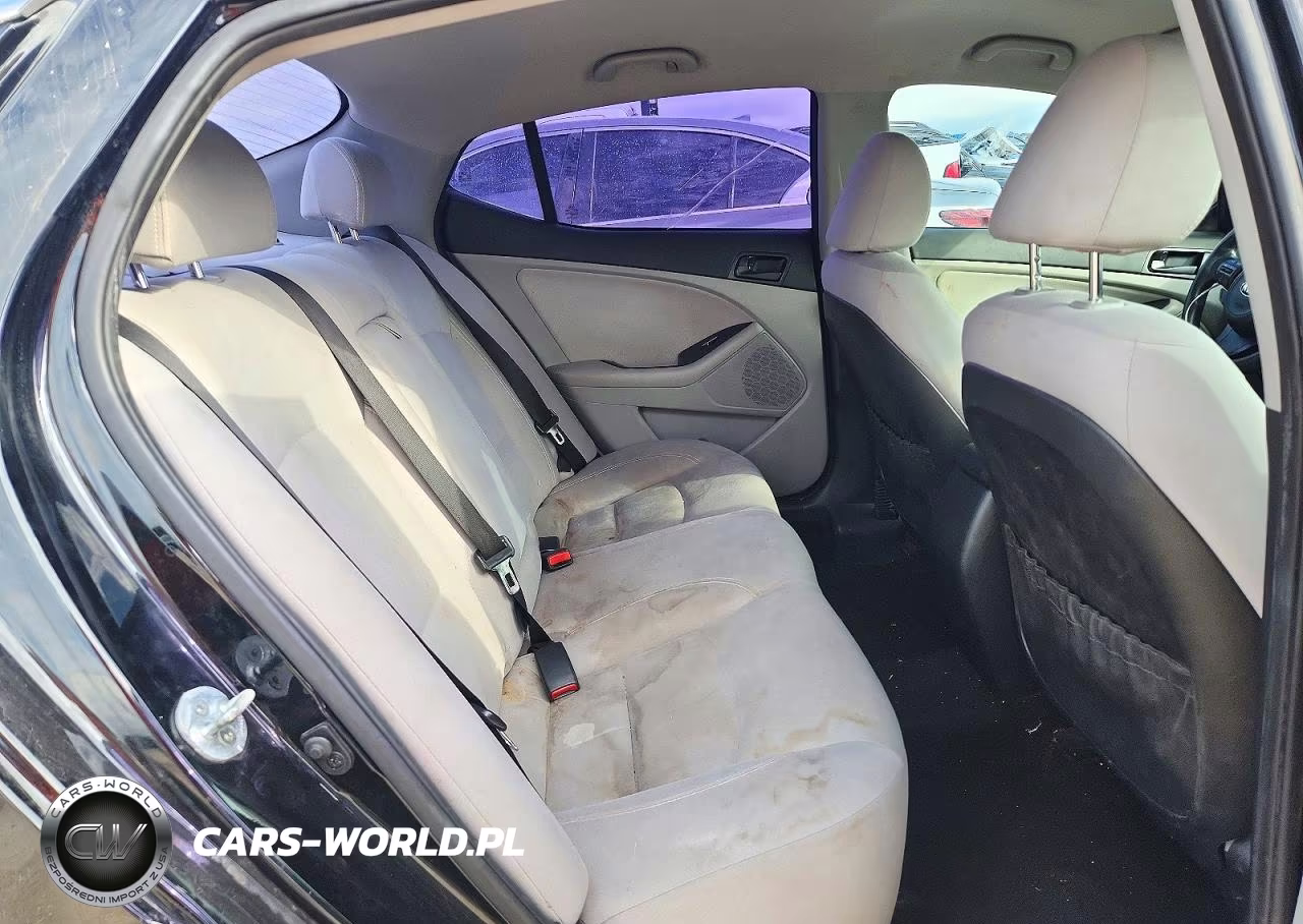 2015 Kia Optima Lx VIN:5XXGM4A70FG451748 - 10