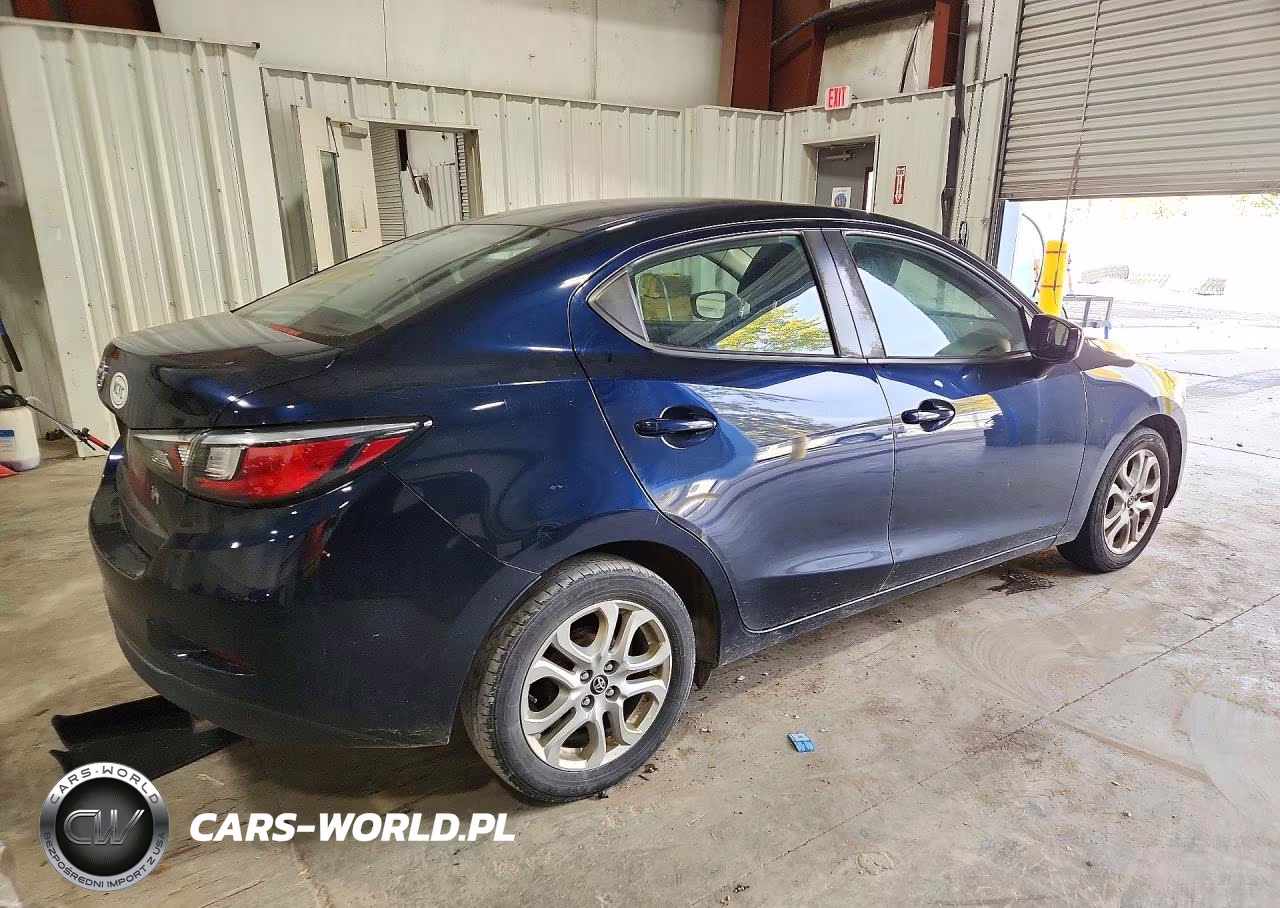 2018 Toyota Matrix VIN:3MYDLBYV0JY301400 - 3