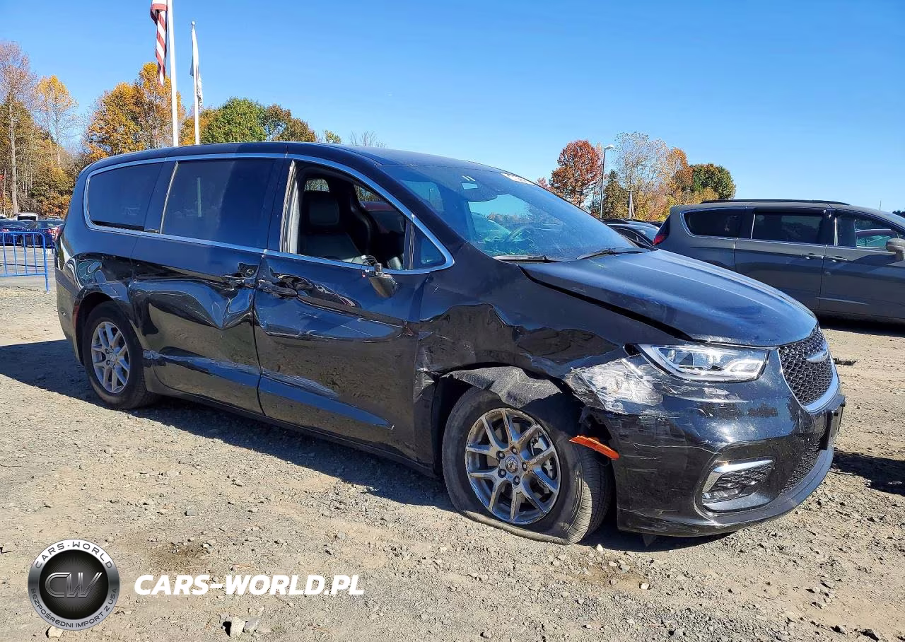 2026 Chrysler Pacifica Select VIN:2C4RC1BG4TR254626 - 4