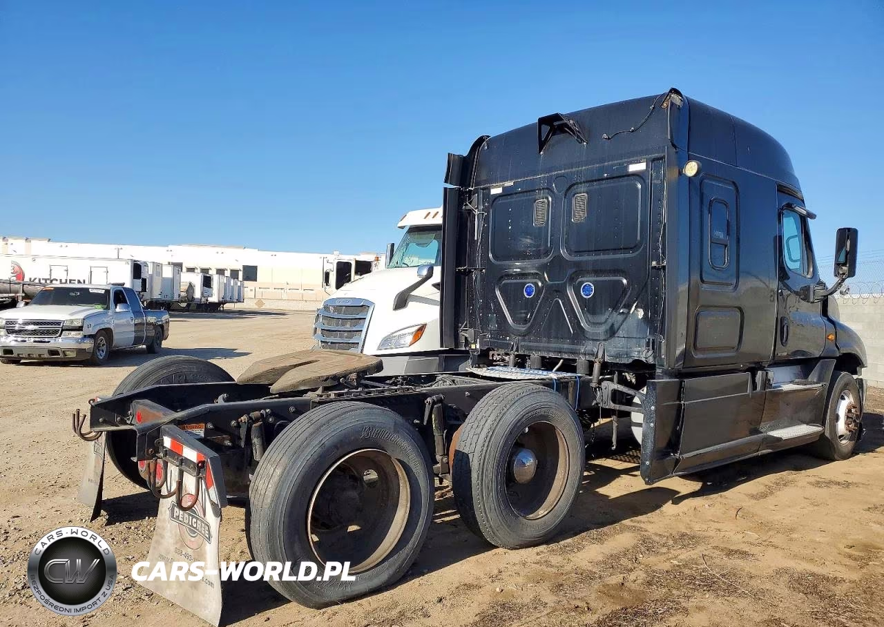 2016 Freightliner Cascadia Semi Truck VIN:3AKJGLD56GSFN4451 - 4