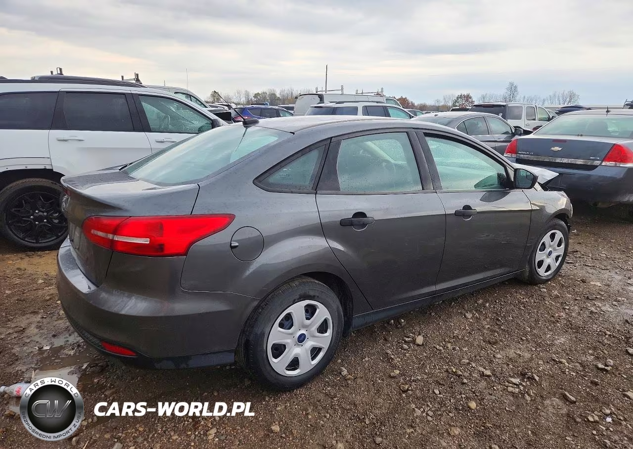 2017 Ford Focus S VIN:1FADP3E27HL214010 - 3