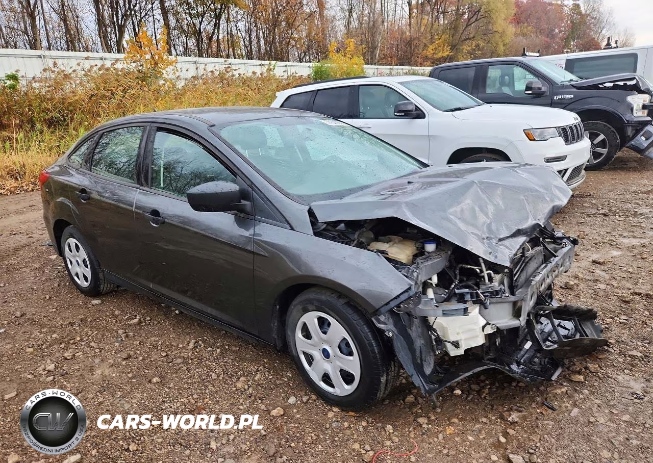 2017 Ford Focus S VIN:1FADP3E27HL214010 - 4