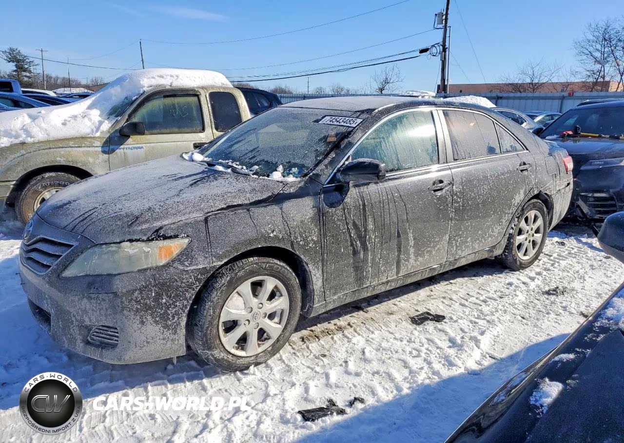 2010 Toyota Camry Base – zdjęcie 1 z 12