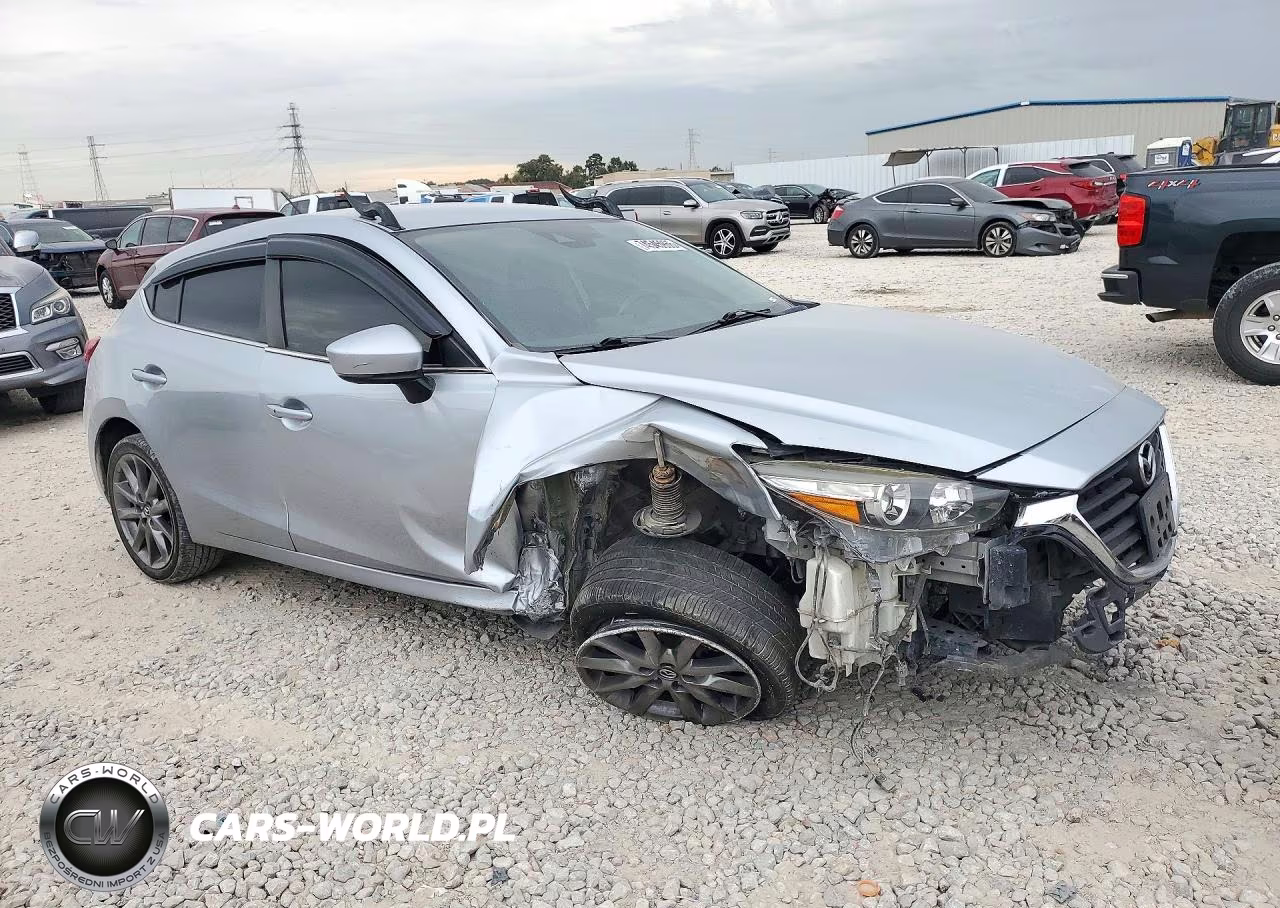 2018 Mazda 3 Touring VIN:3MZBN1L31JM208471 - 4