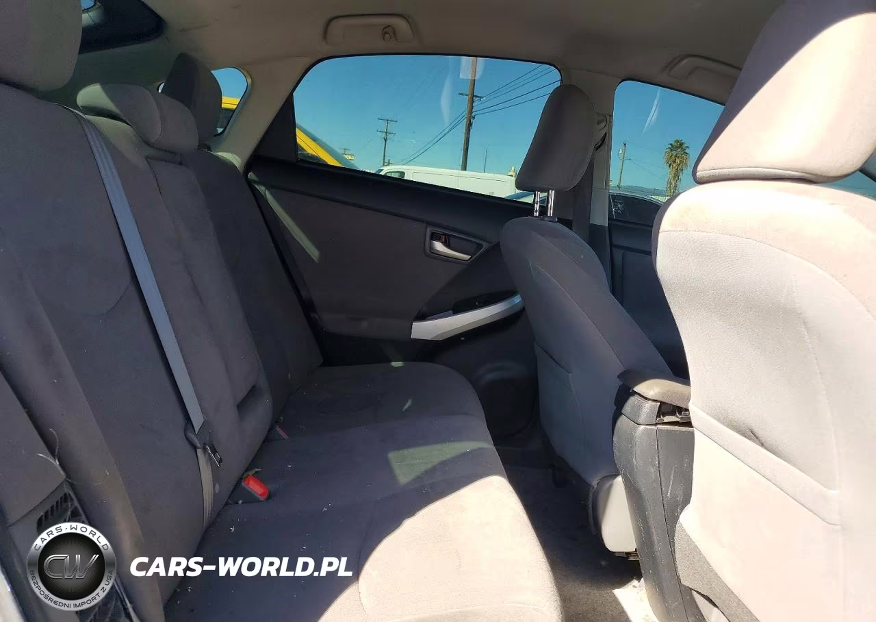 2015 Toyota Prius Two VIN:JTDKN3DU9F0439344 - 10