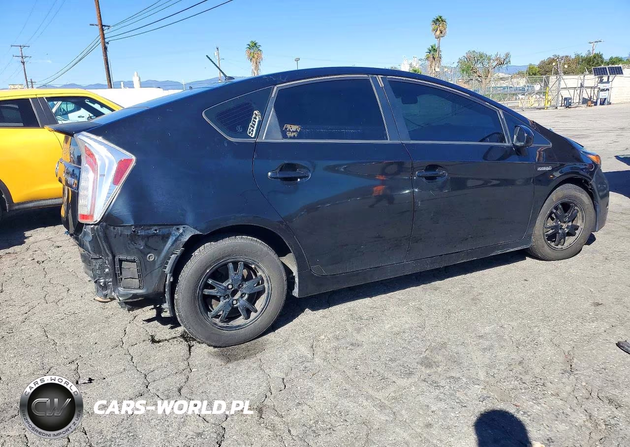 2015 Toyota Prius Two VIN:JTDKN3DU9F0439344 - 3
