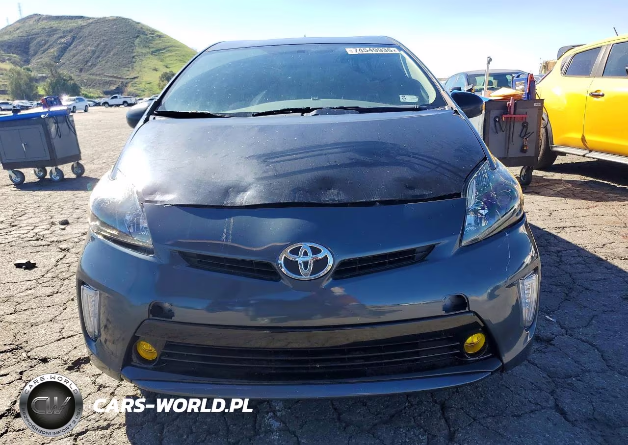 2015 Toyota Prius Two VIN:JTDKN3DU9F0439344 - 5