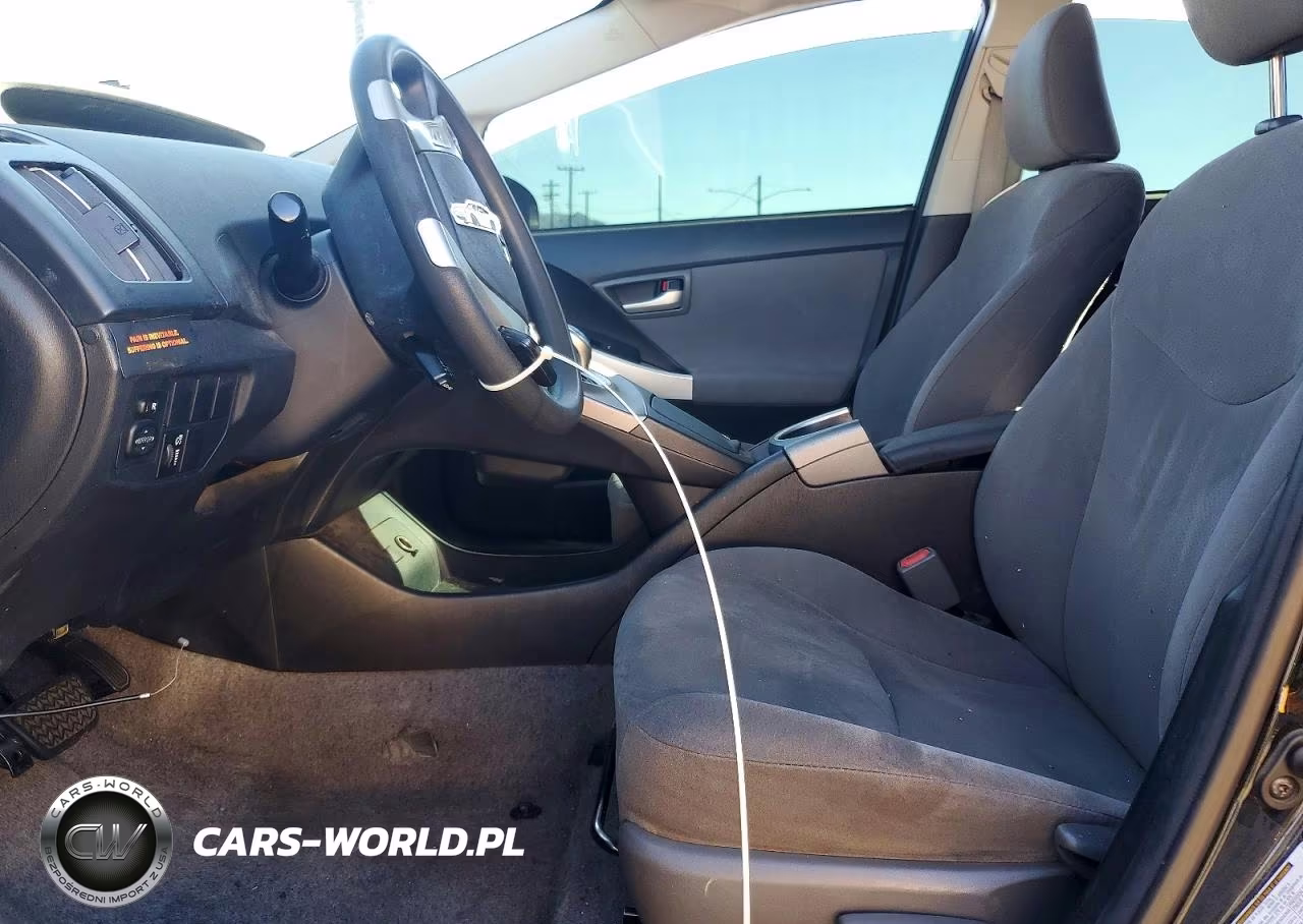 2015 Toyota Prius Two VIN:JTDKN3DU9F0439344 - 7