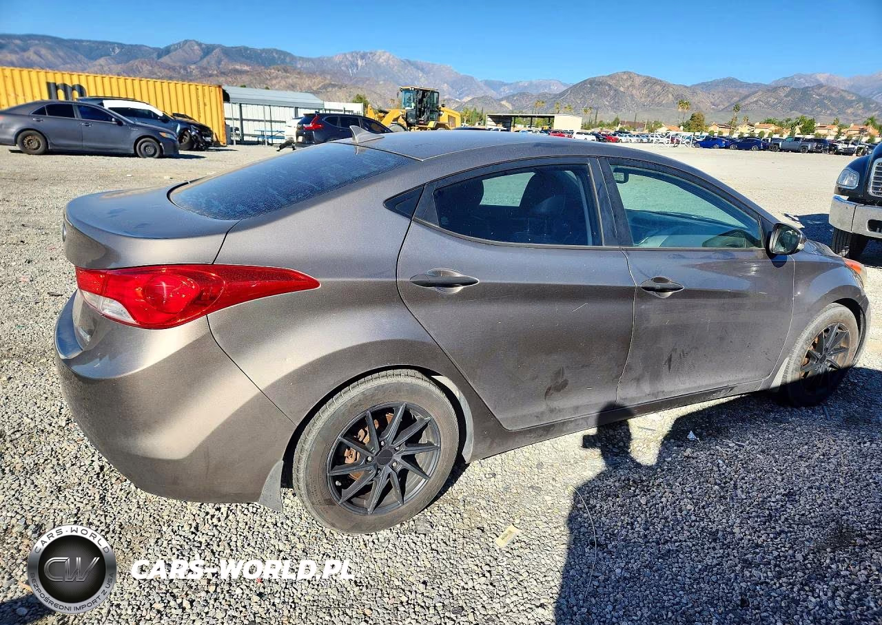 2013 Hyundai Elantra Limited VIN:5NPDH4AE4DH413916 - 3