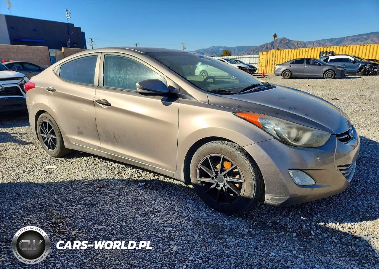2013 Hyundai Elantra Limited VIN:5NPDH4AE4DH413916 - 4