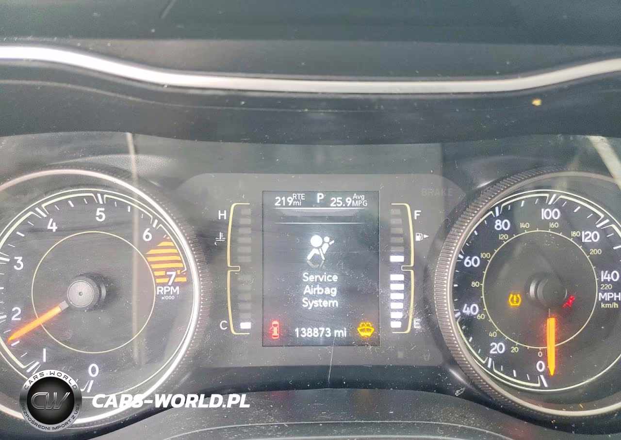 2019 Jeep Cherokee Latitude VIN:1C4PJLCB0KD377370 - 9