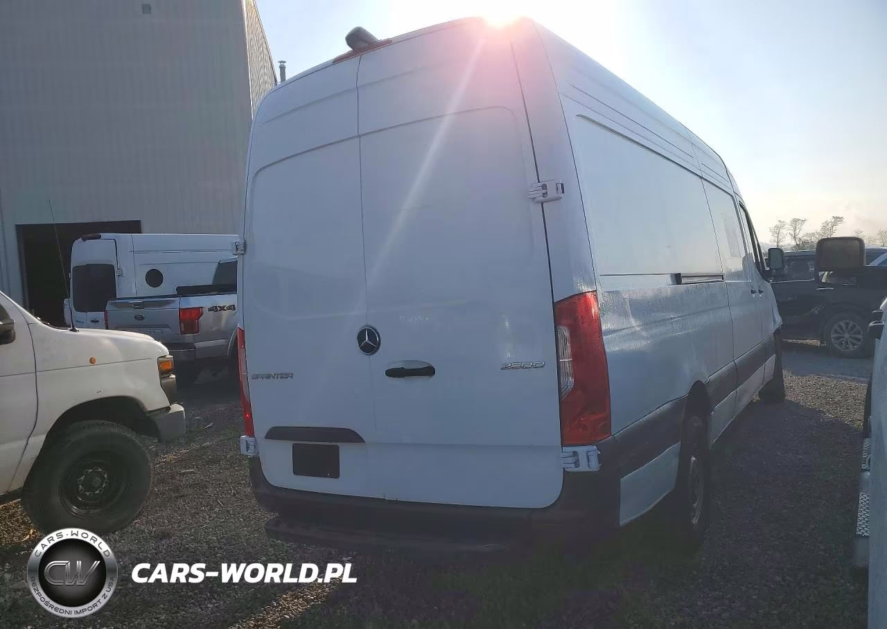 2025 Mercedes-Benz Sprinter 2500 Delivery Van VIN:W1Y4KCHY6ST232431 - 3