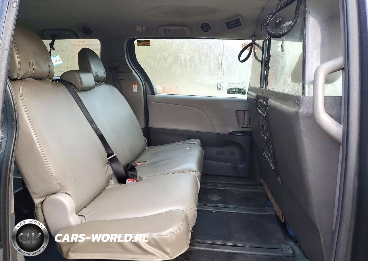 2016 Toyota Sienna L 7-Passenger VIN:5TDZK3DC9GS705099 - 11
