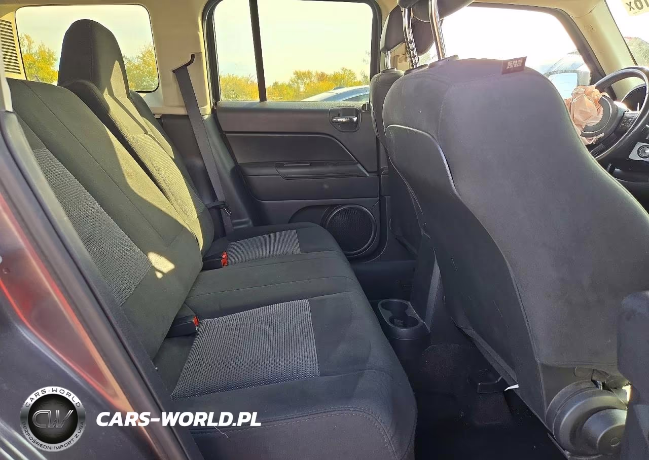 2015 Jeep Patriot Latitude VIN:1C4NJRFB5FD418099 - 11
