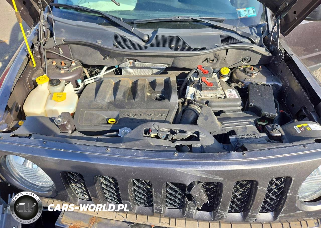 2015 Jeep Patriot Latitude VIN:1C4NJRFB5FD418099 - 12