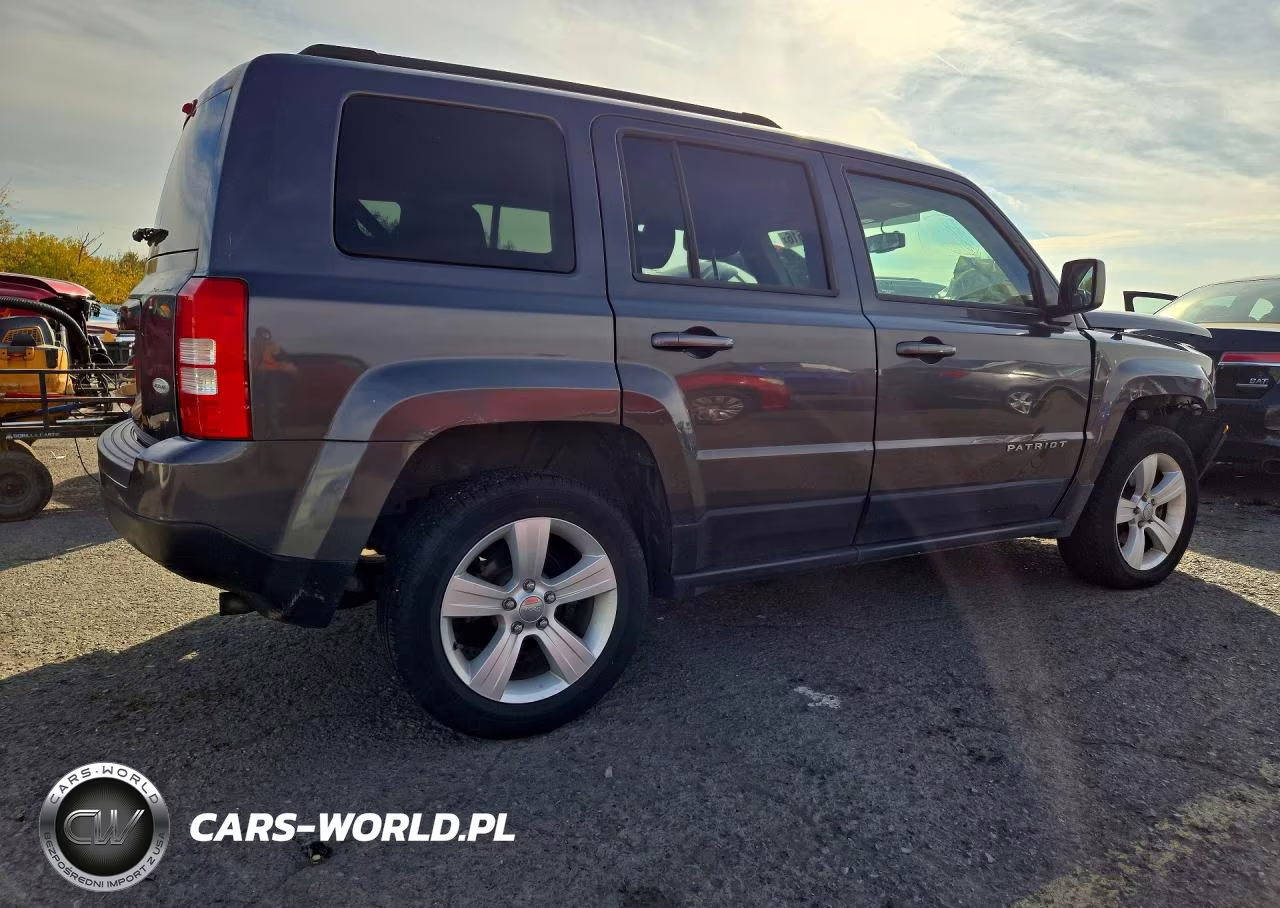 2015 Jeep Patriot Latitude VIN:1C4NJRFB5FD418099 - 3