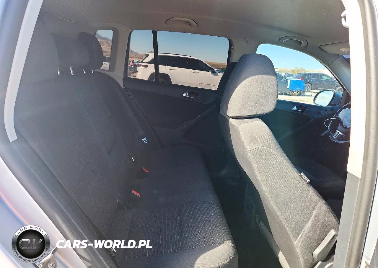2018 Volkswagen Tiguan Limited VIN:WVGBV7AX1JK004963 - 10