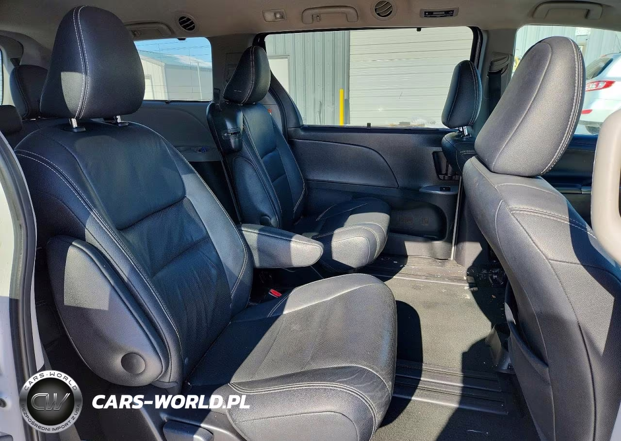 2015 Toyota Sienna Sport VIN:5TDXK3DC1FS545354 - 11
