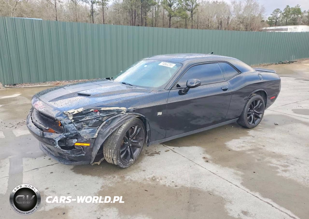 2016 Dodge Challenger Sxt