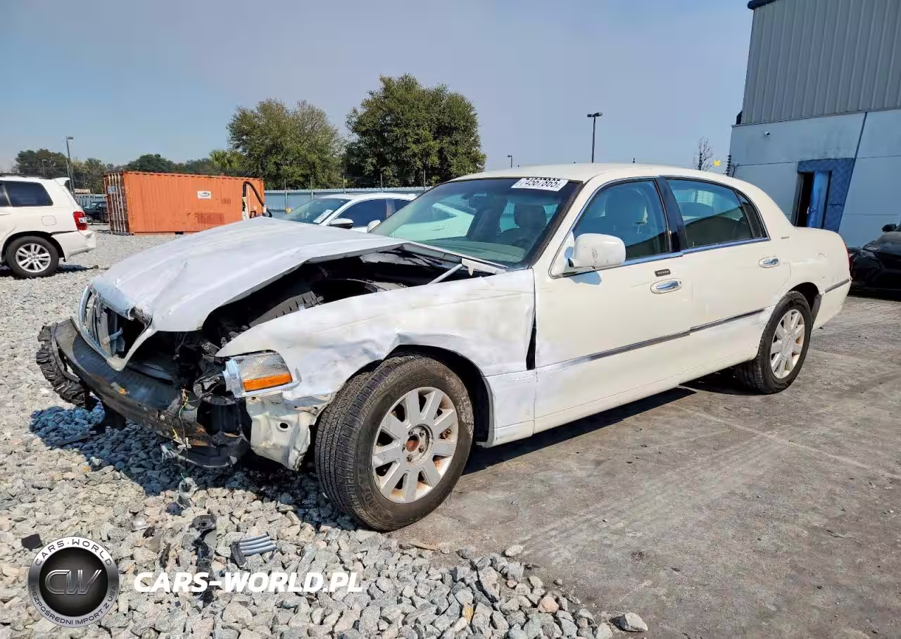 2005 Lincoln Town Car Executive