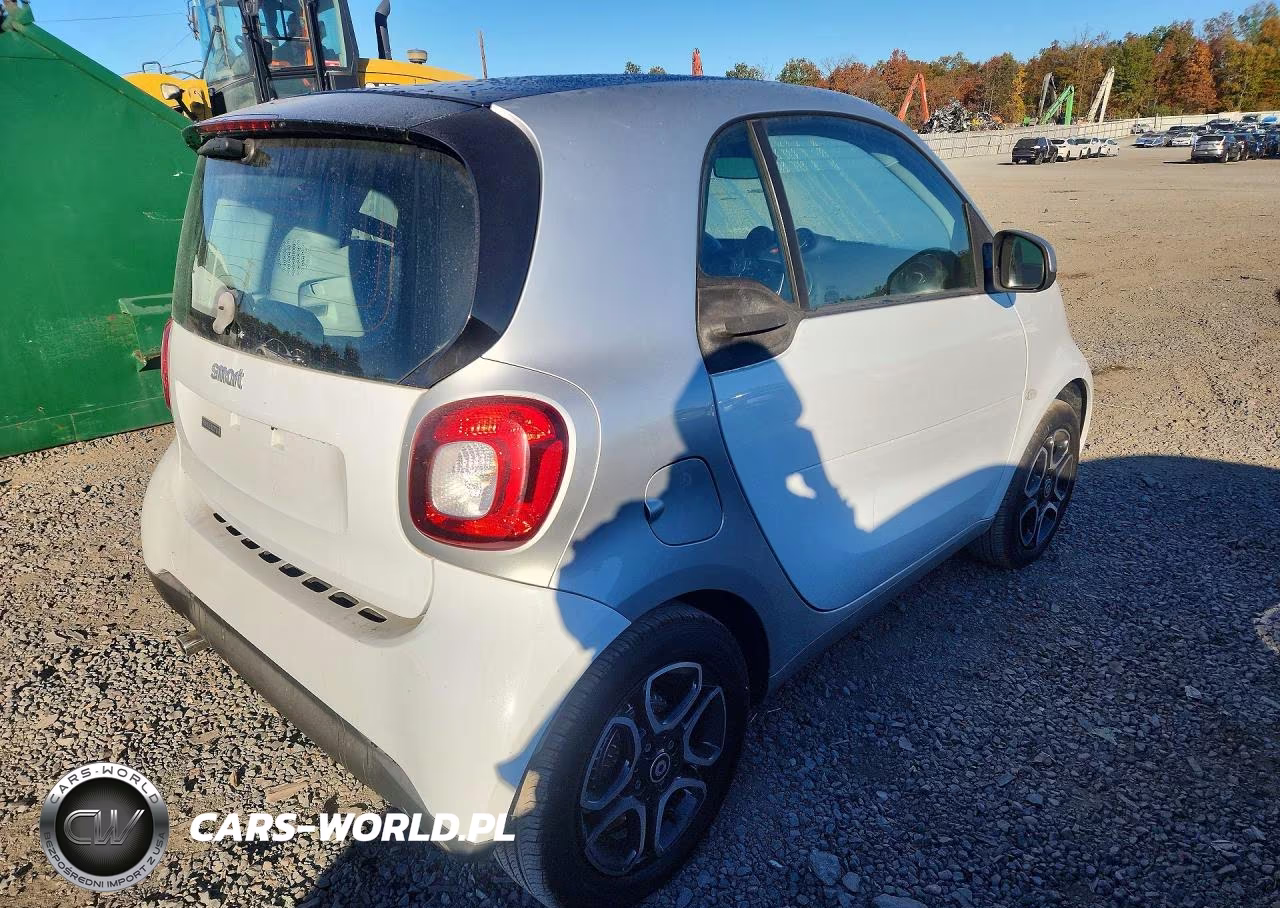 2016 Smart Fortwo VIN:WMEFJ5DA8GK072796 - 3