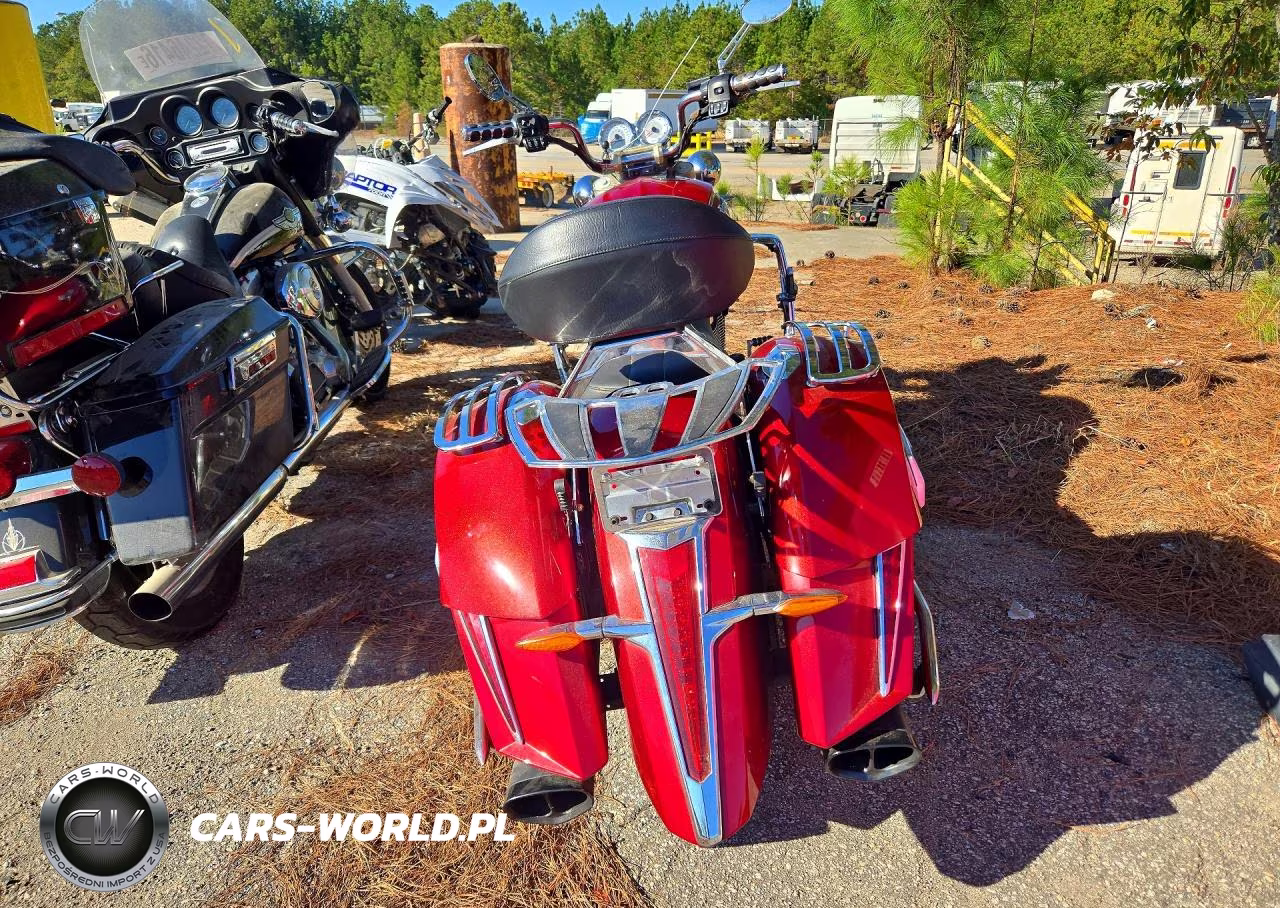 2011 Victory Motorcycles Cross Roads Standard VIN:5VPBB36N2B3006554 - 4