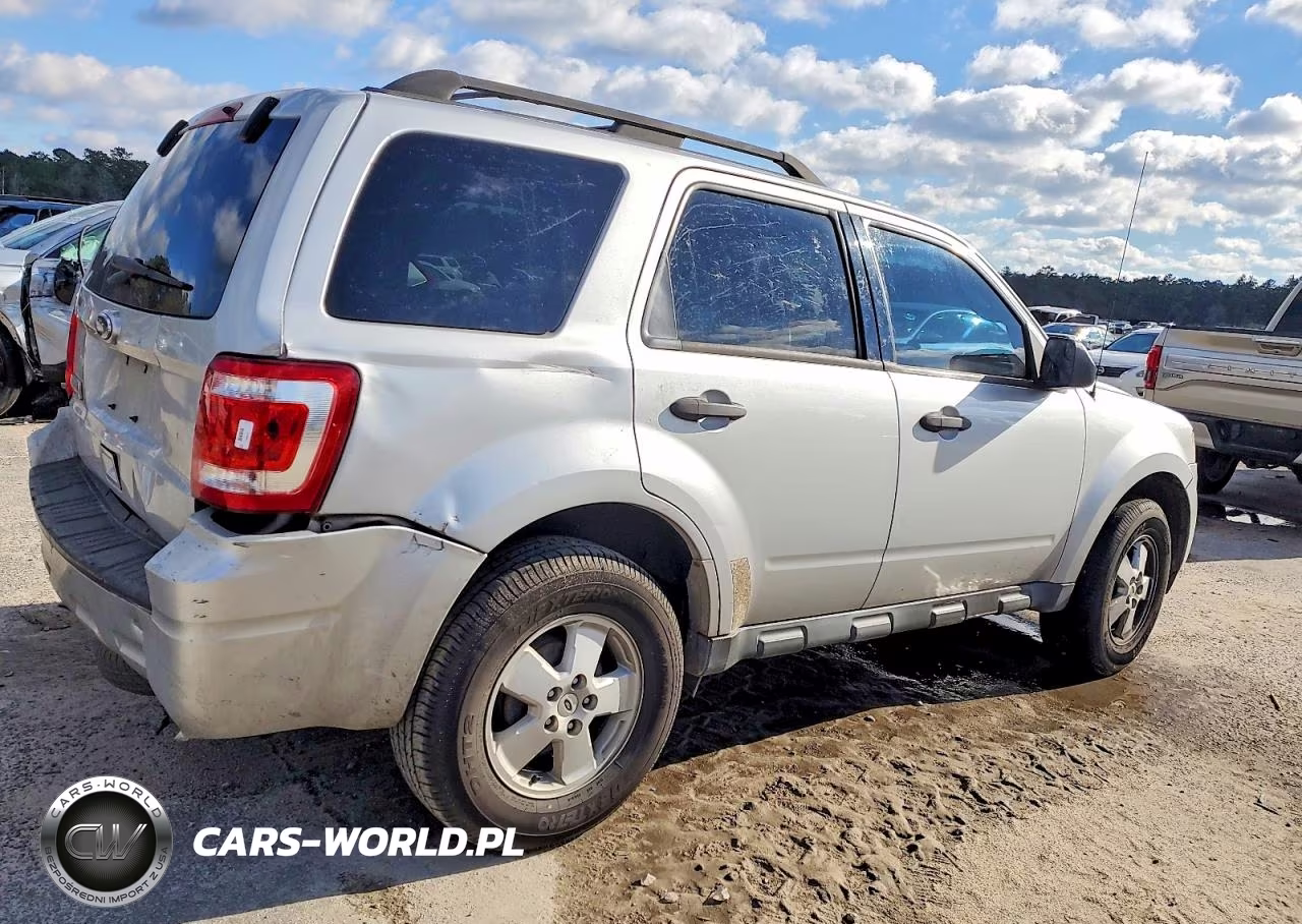 2012 Ford Escape Xlt VIN:1FMCU0D7XCKA17305 - 3