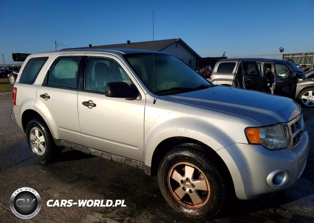 2011 Ford Escape Xls VIN:1FMCU0C73BKC41466 - 4