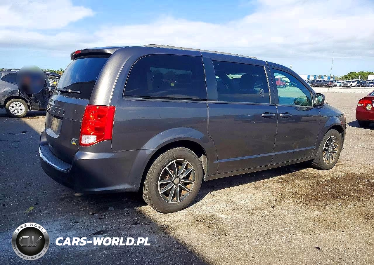 2019 Dodge Grand Caravan Gt VIN:2C4RDGEG2KR654002 - 3