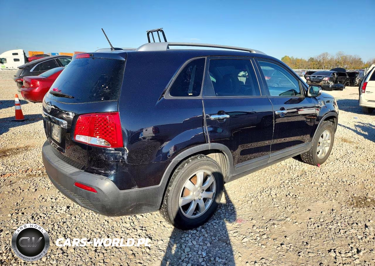 2013 Kia Sorento Lx VIN:5XYKT3A6XDG348781 - 3