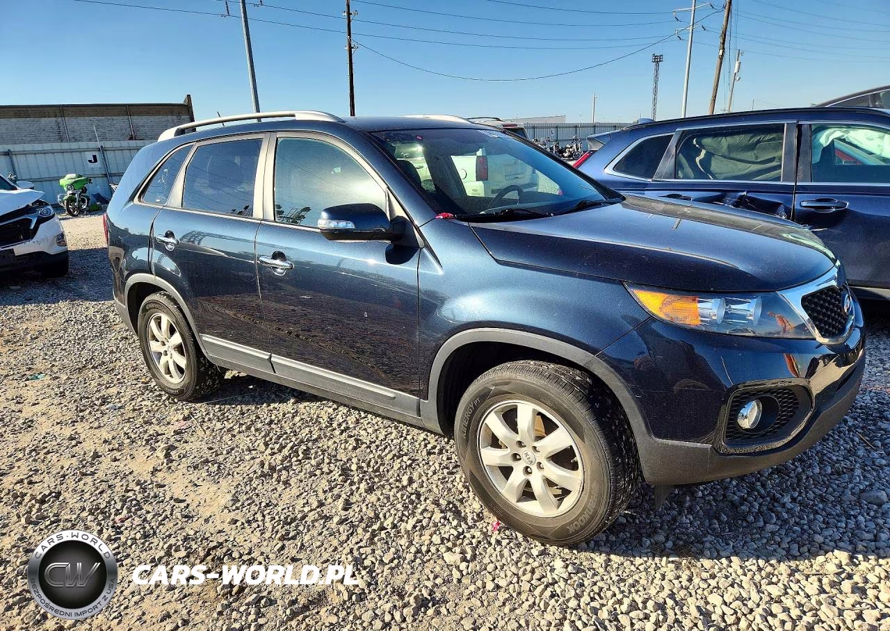 2013 Kia Sorento Lx VIN:5XYKT3A6XDG348781 - 4