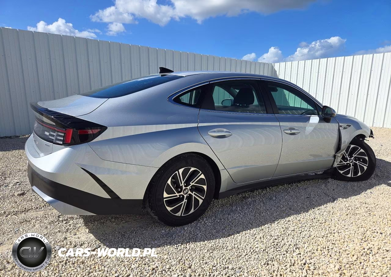 2026 Hyundai Sonata Hybrid Blue VIN:KMHL24JJ9TA144775 - 3