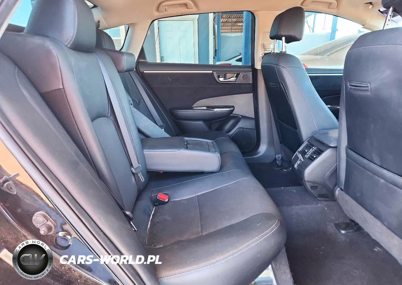 2018 Honda Clarity Touring VIN:JHMZC5F35JC004850 - 10
