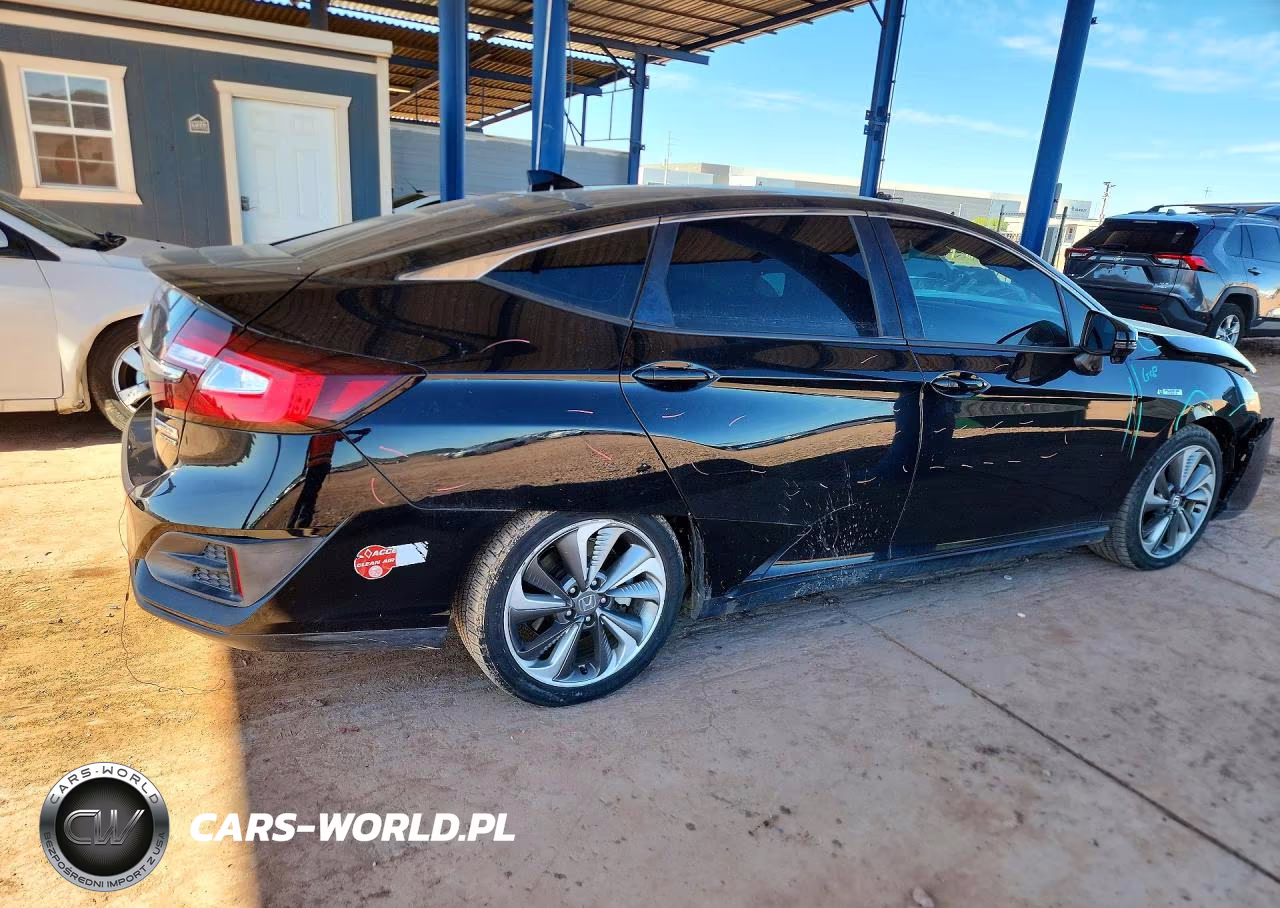 2018 Honda Clarity Touring VIN:JHMZC5F35JC004850 - 3