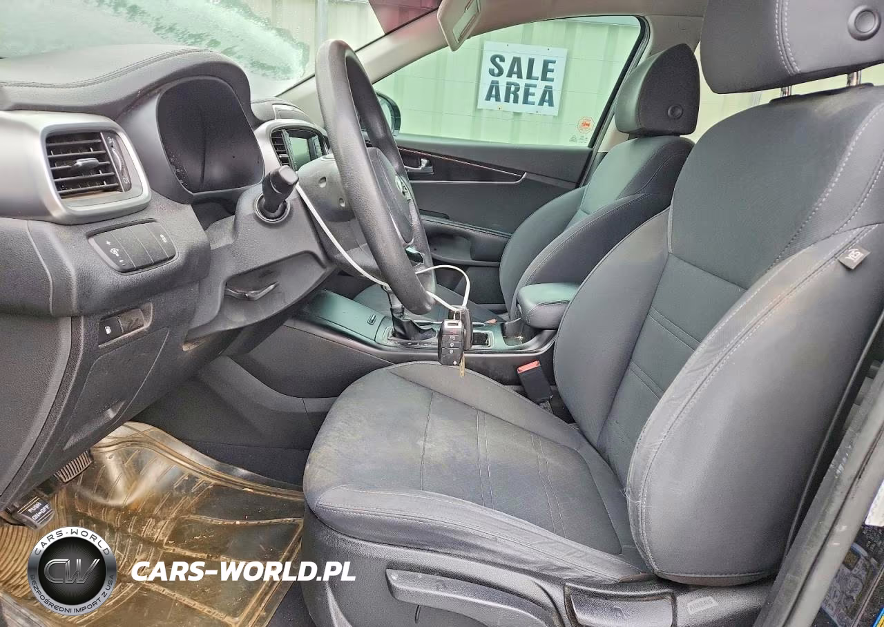 2019 Kia Sorento L VIN:5XYPG4A39KG592070 - 7