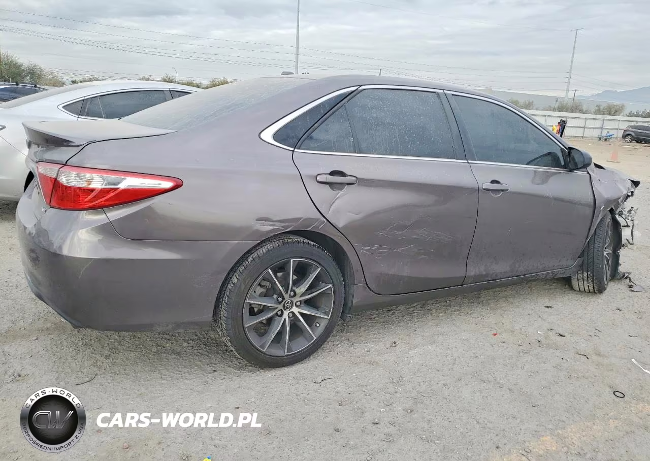 2017 Toyota Camry Le VIN:4T1BF1FK4HU303952 - 3