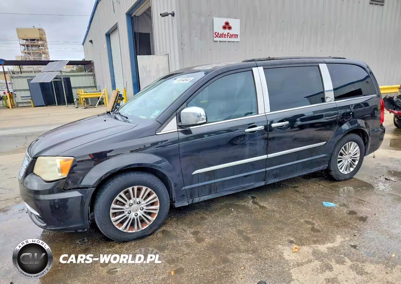 2013 Chrysler Town & Country Touring L