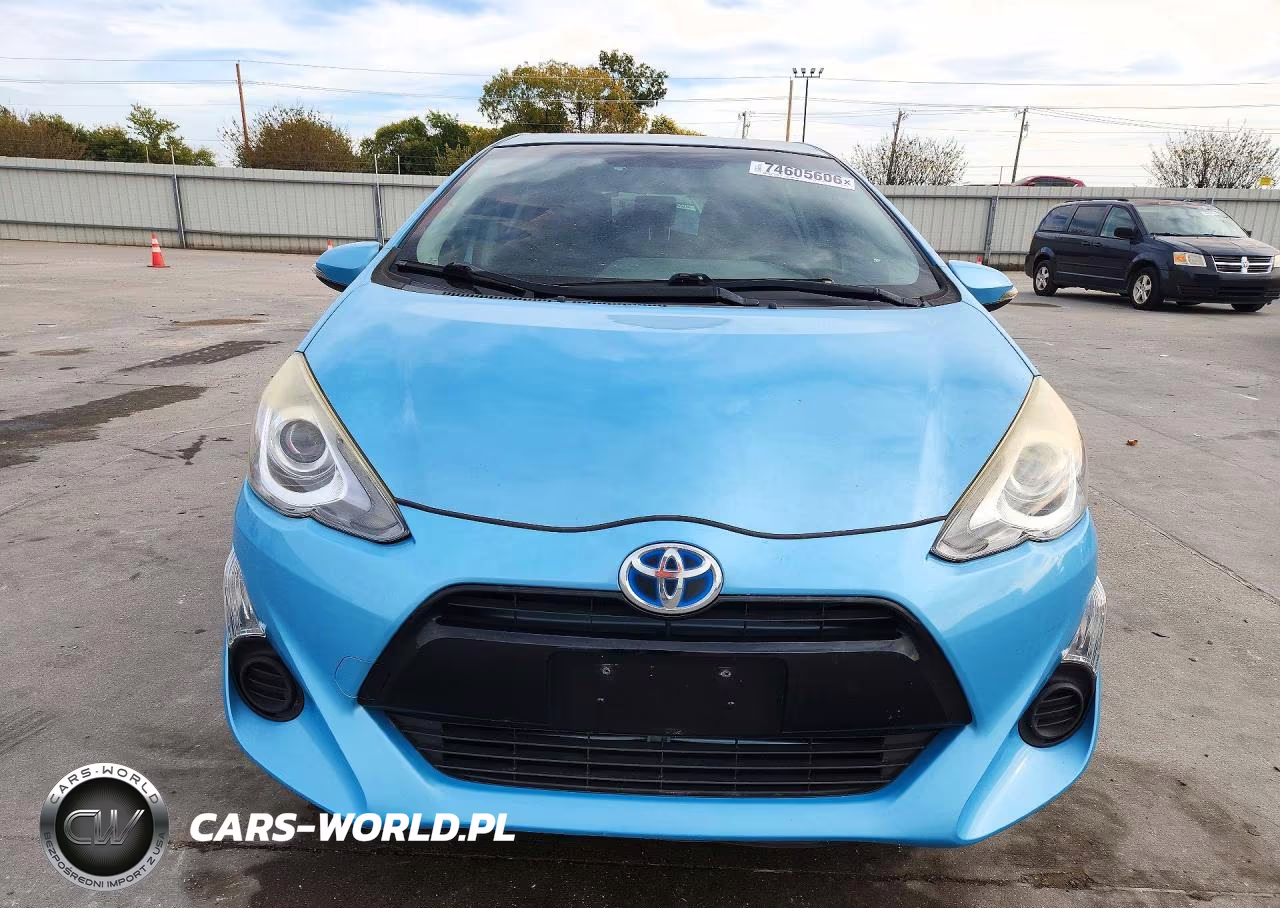 2015 Toyota Prius C Two VIN:JTDKDTB37F1108415 - 5