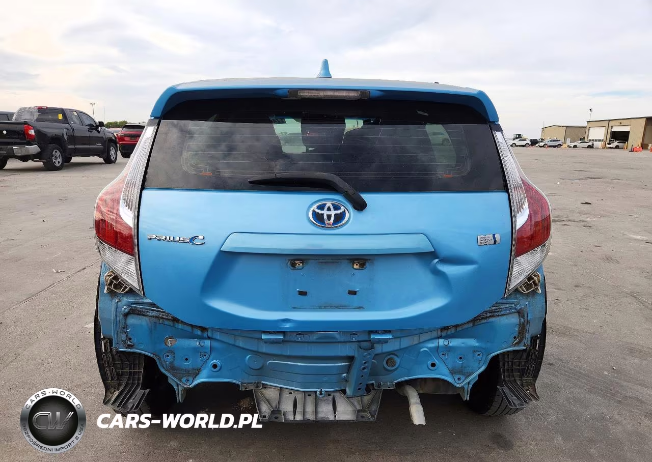 2015 Toyota Prius C Two VIN:JTDKDTB37F1108415 - 6