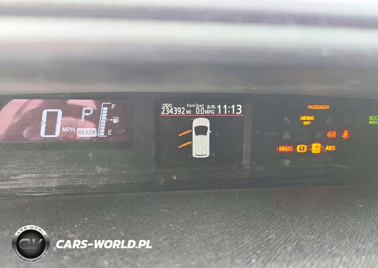 2015 Toyota Prius C Two VIN:JTDKDTB37F1108415 - 9