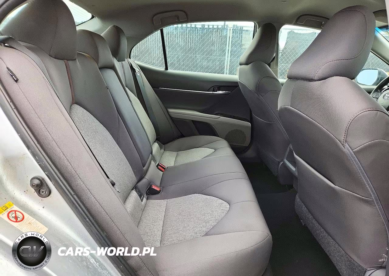 2018 Toyota Camry Le VIN:4T1B11HK7JU634297 - 10
