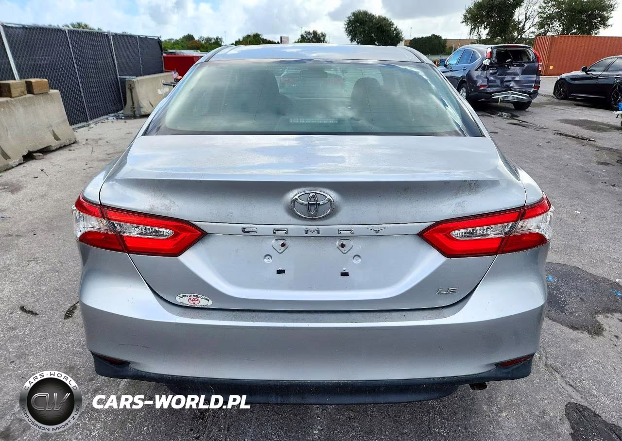 2018 Toyota Camry Le VIN:4T1B11HK7JU634297 - 6